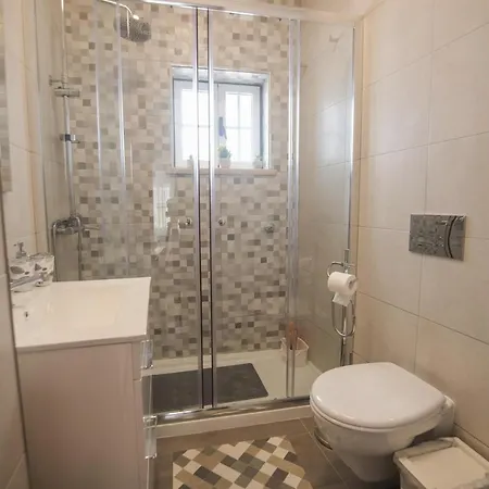 Familia Sequeira * נאזרה